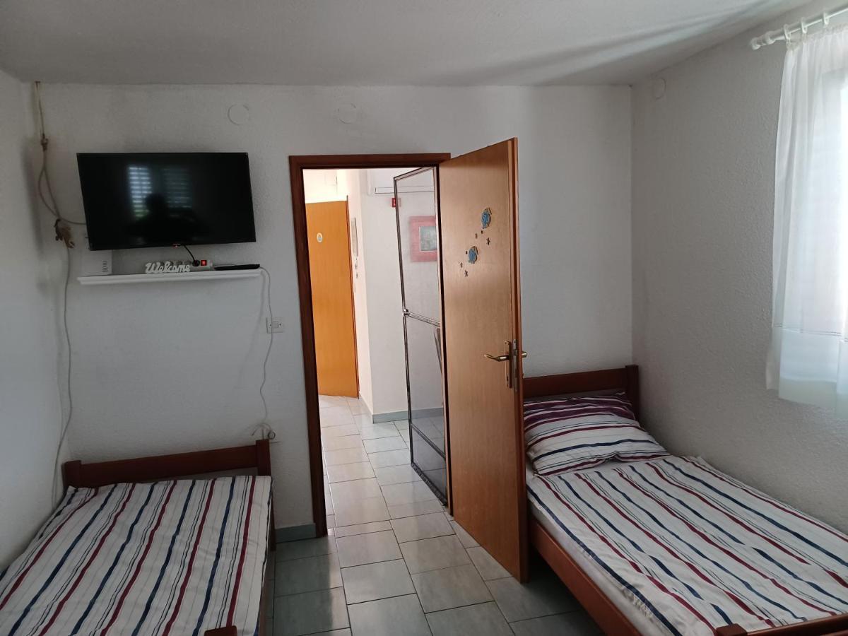 Apartmani Jakovljevic 무르테르 외부 사진